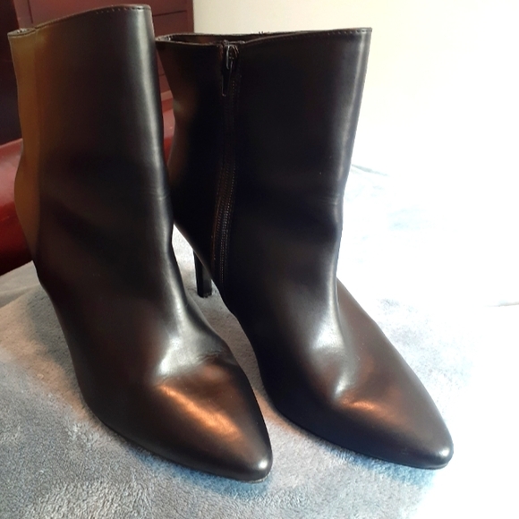 A Brand (Additionelle) Black Booties (NWOT) - Picture 2 of 5